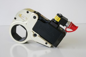 Hydraulic Torque Wrench 3057854869 1989b71dea 300x199 Weird Tools You Don’t See Every Day