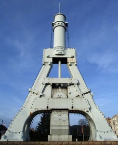 Creusot Steam Hammer 679c1b42aa18c83e4092c389ed5e47d9 orig 245x300 Weird Tools You Don’t See Every Day