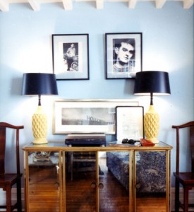 blue room yellow lamp1 275x300 Art Inspired Blue and Yellow Interior Design