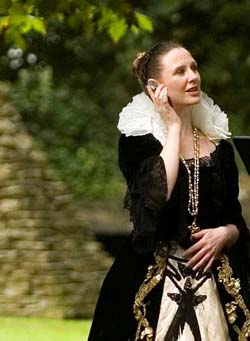 Mary Queen of Scots cellphone Mary Queen of Scots cellphone Design Tips for Going Vintage With Your Home Décor
