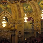 1280px-Chicago_Theater_Interior