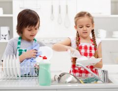 kids doing dishes