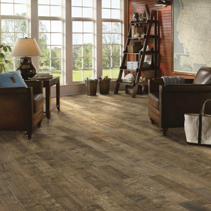 Engineered Hardwood vs Laminate Flooring [Comparison Guide]